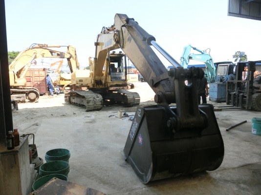 ขายแมคโคร KOMATSU PC200-7 รถนอก มีเอกสารครบ ไฟฟ้าครบ รถพร้อมใช้งาน