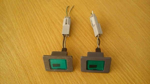 ไฟแผงประตู ของรถTOYOTA สีเขียว พร้อมหลอดไฟ