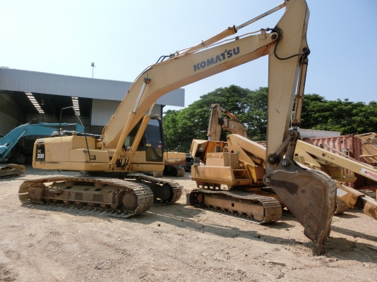 ขายแมคโคร KOMATSU  PC200-8  รถนอก มีเอกสาร ไฟฟ้าครบ รถพร้อมใช้งาน
