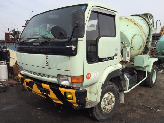 รถโม่ปูน NISSAN UD เครื่อง FE6 185แรงม้า