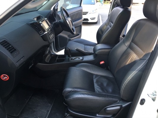 toyota fortuner 2.5 v ปี 2015 สีขาว รถมือเดียวออฟชั่นครบ ไมล์ 35xxx toyota fortuner 2.5 v ปี 2015 สีขาว รถมือเดียวออฟชั่นครบ ไมล์ 35xxx