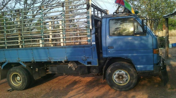 ขายรถ6ล้อ NPR115แรง เครื่องดี แคชซีสวย ยาว4.30เมตร เฟืองท้ายใหญ่ Fหน้าหลัง รถสวยสภาพพร้อมใช้งาน เอกสารพร้อมโอน สนใจโทร 090-8588220คุณนะ 093-3258446คุณบิว หรือเข้าดูสินค้าอื่นๆได้ที่ www.truck.in.th/498 หรือเพจFacebook ณรงค์ ซื้อขายรถมือสอง (เว็บไซต์ส่วนตั