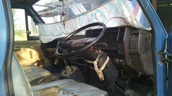 ขายรถ6ล้อ NPR115แรง เครื่องดี แคชซีสวย ยาว4.30เมตร เฟืองท้ายใหญ่ Fหน้าหลัง รถสวยสภาพพร้อมใช้งาน เอกสารพร้อมโอน สนใจโทร 090-8588220คุณนะ 093-3258446คุณบิว หรือเข้าดูสินค้าอื่นๆได้ที่ www.truck.in.th/498 หรือเพจFacebook ณรงค์ ซื้อขายรถมือสอง (เว็บไซต์ส่วนตั