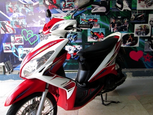 mio125 RR  สีแดงขาว เครื่องยนต์ 125 cc. ระบบคาบูร์ รถเครื่องดี แถม 3 รายการ