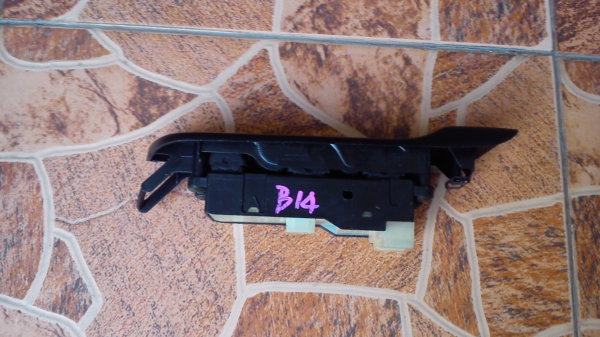 สวิตช์ควบคุมกระจกฝั่งขวา NISSAN PRIMERA SUNNY B14 สวิตช์ควบคุมกระจกฝั่งขวา NISSAN PRIMERA SUNNY B14