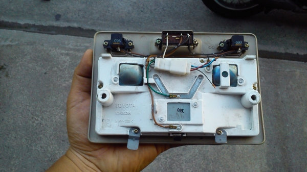 ไฟส่องแผนที่ตัวใหญ่ ของรถ TOYOTA ไฟส่องแผนที่ตัวใหญ่ ของรถ TOYOTA