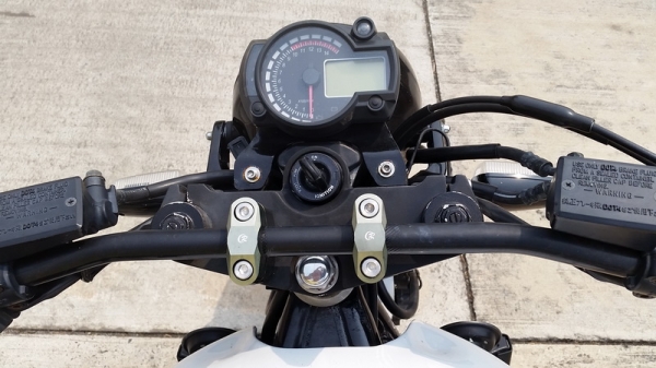 ขายYAMAHA XJR1300 แต่งพร้อมทะเบียนแท้