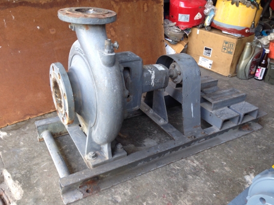 ขายหัวปั้มน้ำหอยโข่ง Ebara ใบพัดทองเหลือง ขนาดเข้า 5นิ้ว ออก 4นิ้ว สภาพดีเดิมๆ หมุนนิ่ม มาพร้อมแท่นของเดิมใส่มอเตอร์ 10HP. พร้อมใช้งาน