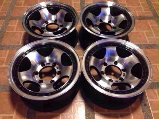 ล้อ off road ขอบ15 สภาพสวย ไม่มีซ่อม เพิ่งเก็บสีมาใหม่เอี่ยม ราคาไม่แพง