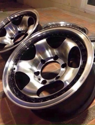 ล้อ off road ขอบ15 สภาพสวย ไม่มีซ่อม เพิ่งเก็บสีมาใหม่เอี่ยม ราคาไม่แพง