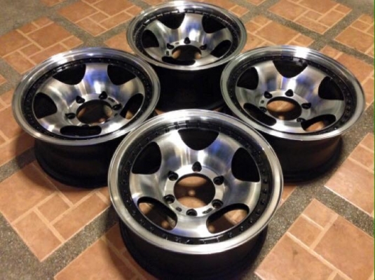 ล้อ off road ขอบ15 สภาพสวย ไม่มีซ่อม เพิ่งเก็บสีมาใหม่เอี่ยม ราคาไม่แพง