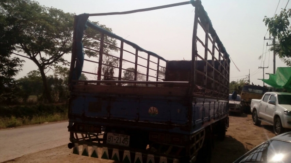 หกล้อ อีซูชุ NPR135ปี49ช่วงยาว5ม สภาพดีสวยบางเดิมพร้อมใช้ ทะเบียนพร้อมโอน ราคา 455,000บ ครับท่าน หกล้อ อีซูชุ NPR135ปี49ช่วงยาว5ม สภาพดีสวยบางเดิมพร้อมใช้ ทะเบียนพร้อมโอน ราคา 455,000บ ครับท่าน