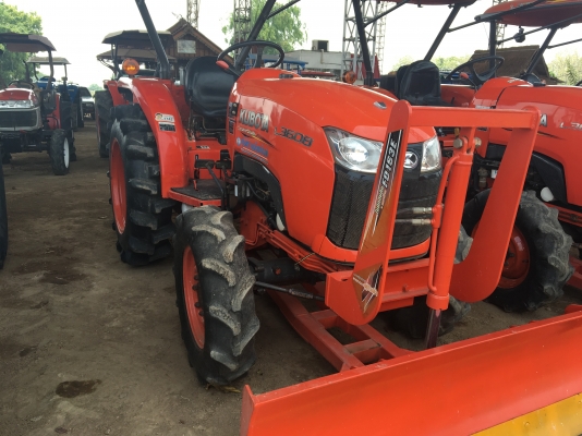 ขายรถไถคูโบค้า L3608โฟวินมีไบมีดและโลตารีทะเบียนพร้อมราคา285000บาทสนใจโทร0813655997อำพรพาเจริญ รถอยู่วังบัว อ คลองขลุง จ กำแพงเพชรดูสินค้าเพิ่มเติมได้ที่  (http://buasorn.truck2hand.com)