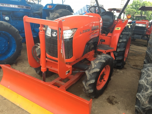 ขายรถไถคูโบค้า L3608โฟวินมีไบมีดและโลตารีทะเบียนพร้อมราคา285000บาทสนใจโทร0813655997อำพรพาเจริญ รถอยู่วังบัว อ คลองขลุง จ กำแพงเพชรดูสินค้าเพิ่มเติมได้ที่  (http://buasorn.truck2hand.com)