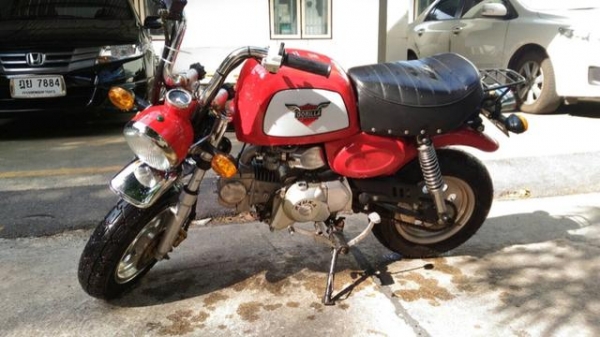 ขายกอลิล่า สีแดง สภาพดี ขายกอลิล่า สีแดง สภาพดี