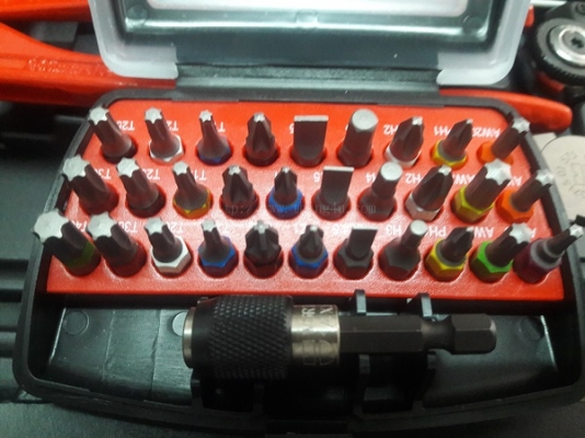 ชุดเครื่องมือยี่ห้อ WURTH มี 91 ชิ้น ของใหม่ ชุดเครื่องมือยี่ห้อ WURTH มี 91 ชิ้น ของใหม่