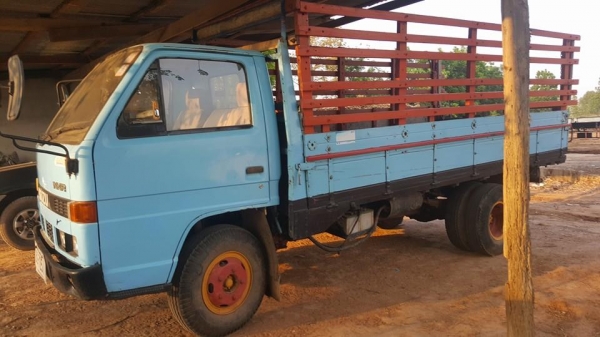 ขาย6ล้อบรรทุก อีซูซุNKR110 กระบะยาว4.30 มีคอกแผงข้างเสริม แชชซีสวย เอกสารเล่มเบียนพร้อมโอน ขาย6ล้อบรรทุก อีซูซุNKR110 กระบะยาว4.30 มีคอกแผงข้างเสริม แชชซีสวย เอกสารเล่มเบียนพร้อมโอน