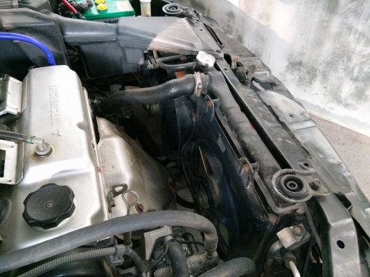 แยกขายอะไหล่ในห้องเครื่อง Cedia Auto