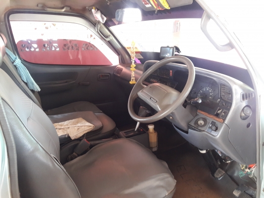 รถตู้สภาพพร้อมใช้งาน