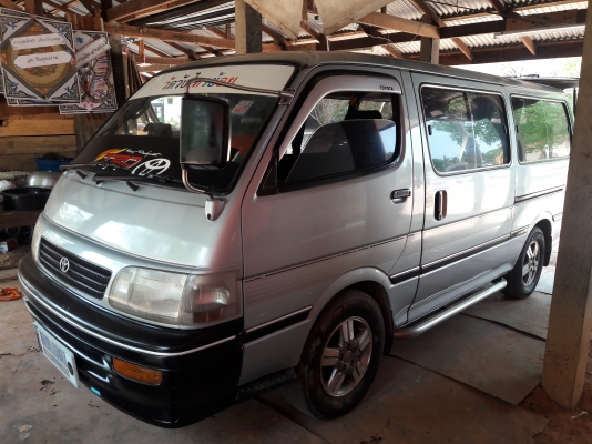 รถตู้สภาพพร้อมใช้งาน