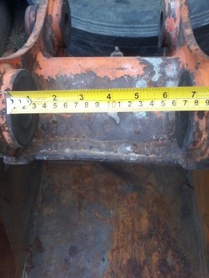 ขายบุ้งกี๋ รถขนาด 30 &ndash; 40 รูสลัก 30 mm และ 45 mm หน้าบุ้งกี๋กว้าง 60 cm ราคาใบละ 15,000 บาท  ของเก่านอก มีหลายใบให้เลือก