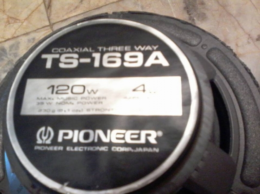 ขายลำโพงติดรถยนต์ขนาด6นิ้วของpioneerดับของบ๊อชวิช