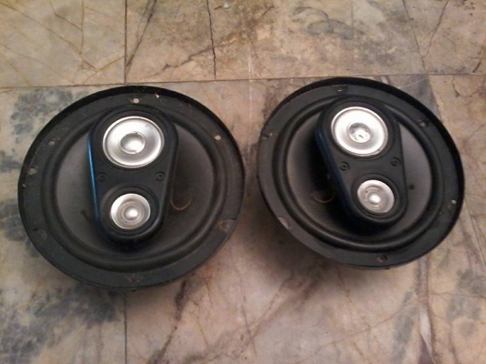 ขายลำโพงติดรถยนต์ขนาด6นิ้วของpioneerดับของบ๊อชวิช