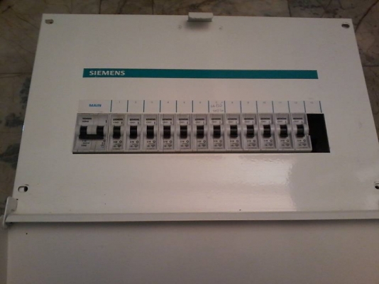 ขายตู้ไฟคอนโทรลใช้ในบ้านของซีเมนต์13ช่อง