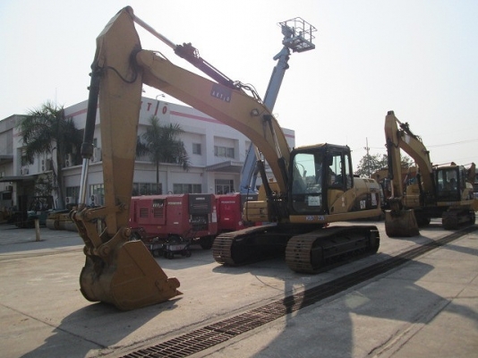 รถแบ็คโฮ 320D  0813062283