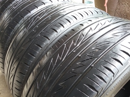 ยางBRIDGESTONE รุ่น MY-02  195 45R16 ลงพื้นปลายปี2014สภาพสวยมากๆ ดอกเยอะมากหาอยู่รีบเลยไม่แพง