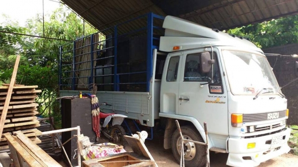 ขายรถ6ล้อ ร็อกกี้165แรง พาวเวอร์ จิ๊ฟฟี่ รถสวยสภาพพร้อมใช้งาน เอกสารพร้อมโอน สนใจโทร 090-8588220คุณนะ 093-3258446คุณบิว หรือเข้าดูสินค้าอื่นๆได้ที่ www.truck.in.th/498 หรือเพจFacebook ณรงค์ ซื้อขายรถมือสอง (เว็บไซต์ส่วนตัว) หรือFacebook คุณนะ รถบรรทุก