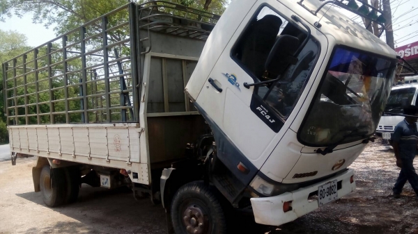 ขาย6ล้อHINO FC4J ปี46 ห้างแท้มือเดียว ยาว5.60เมตร