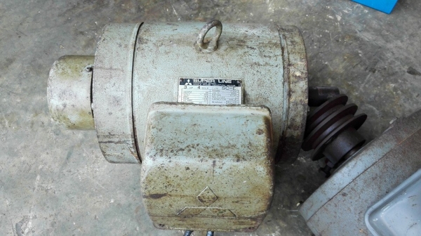 Sell> มอเตอร์ Mitsubishi &amp; Hitachi ขนาด 3 HP. 220V. 2 สายไฟบ้าน รุ่นหนัก ตัวเจแปน วิ่งนิ่มพร้อมใช้มาเทสก่อนได้!! (มาอย่างละลูก!!)
