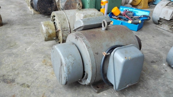 Sell> มอเตอร์ Mitsubishi &amp; Hitachi ขนาด 3 HP. 220V. 2 สายไฟบ้าน รุ่นหนัก ตัวเจแปน วิ่งนิ่มพร้อมใช้มาเทสก่อนได้!! (มาอย่างละลูก!!)