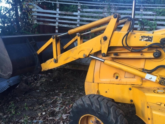 ขาย JCB. 3 Cx.  ชัวโมง. 3000 กว่า รถพร้อมใช้งาน รถอยู่หาดไหญ่.  พร้อมเล่มทะเบียน