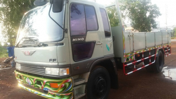 ขายด่วน รถ 6 ล้อ HINO FF3H 195 แรงม้า ,5.50 เมตร
