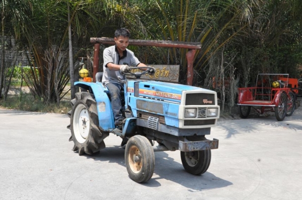 ขายรถไถMITSUBISHI15แรงสภาพสวยเดิมญี่ปุ่นไม่เคยใช้ในไทย 39,000 เท่านั้น!!