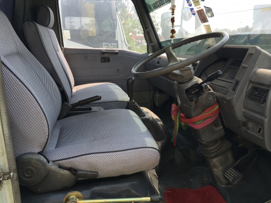 6ล้อติดเครน กะบะยาว5.50เมตร 6ล้อติดเครน กะบะยาว5.50เมตร