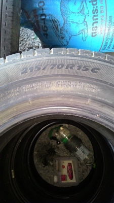 ยาง Michelin ปี 2014 215/70 R15 ดอกยางเต็มตามสภาพ 4 เส้น