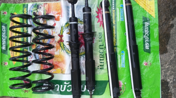 ขายโช๊คเดิมฟอร์จูนเนอ หน้า-หลัง  สปริงหลัง  ทั้งชุดราคา  3500 บาท อยุ่พระราม2ซอย50  โทร 0944822294 โรจน์.....รุปไม่ขึ้น ไอดีไลน์  Tomjung2525