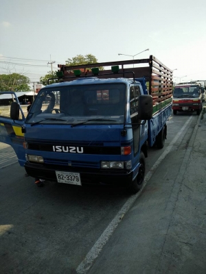 ขายหกล้อ NPR66Lเครื่อง4HG1 130แรงม้า ยางดีทุกเส้น กระจกไฟฟ้า พวงมาลัยพาวเวอร์ กระบะยาว4.30เมตร เครื่องคัสซีดี ทะเบียนพร้อมโอน