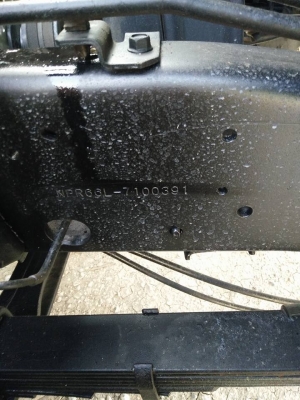 ขายหกล้อ NPR66Lเครื่อง4HG1 130แรงม้า ยางดีทุกเส้น กระจกไฟฟ้า พวงมาลัยพาวเวอร์ กระบะยาว4.30เมตร เครื่องคัสซีดี ทะเบียนพร้อมโอน