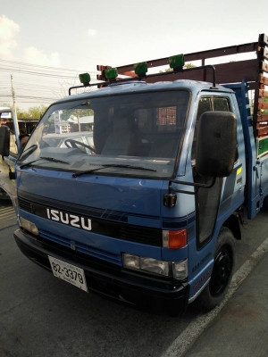 ขายหกล้อ NPR66Lเครื่อง4HG1 130แรงม้า ยางดีทุกเส้น กระจกไฟฟ้า พวงมาลัยพาวเวอร์ กระบะยาว4.30เมตร เครื่องคัสซีดี ทะเบียนพร้อมโอน