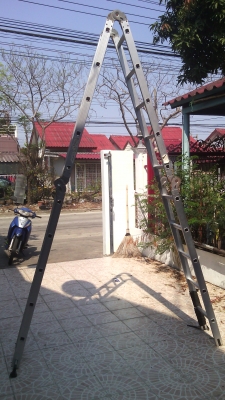 บันไดพับอลูมิเนียม สภาพดี บันไดพับอลูมิเนียม สภาพดี