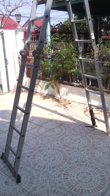 บันไดพับอลูมิเนียม สภาพดี บันไดพับอลูมิเนียม สภาพดี