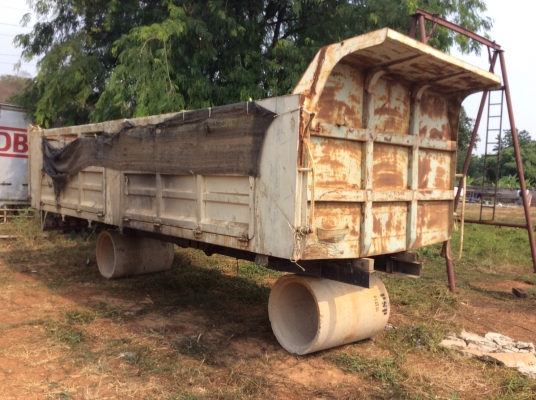 ขายกะบะเหล็ก 10 ล้อดั้ม สภาพดี สีไม่สวย (ถอดลงจาก มิตซูไอ้หลง) ยาว6ม.พร้อม กระบอกดั้มและอุปกรณ์ ราคา95,000 บาท ศุภากร 081-1903107, 081-4252943