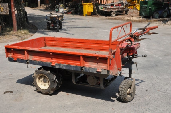 ขายรถบรรทุก5ล้อ kawasaki มีเกียร์ สภาพ เดิมญี่ปุ่น อะเนคประสงค์ 12,500เท่านั้น!!