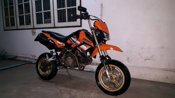 ขออนุญาติขาย KAWASAKI KSR 110 สภาพแต่งสวยงาม ขออนุญาติขาย KAWASAKI KSR 110 สภาพแต่งสวยงาม