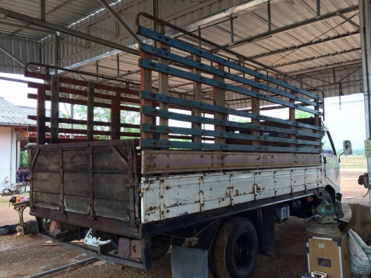 ขายรถหกล้อ Hino FB112 เครื่อง wo4d 117 แรง ปี 30 กระบะช่วงยาว 4.20 เมตร ท้ายเดิม 5 น็อต หน้าหลัง ทะเบียนพร้อม