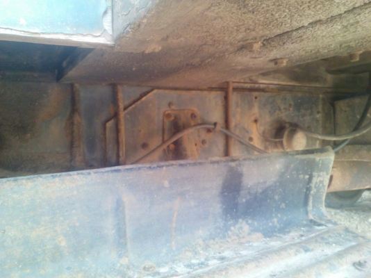 ขายรถสิบล้อหน้ายาวเพลาเดียว เครื่อง 6bd1-160 แรง ทะเบียนพร้อมโอน